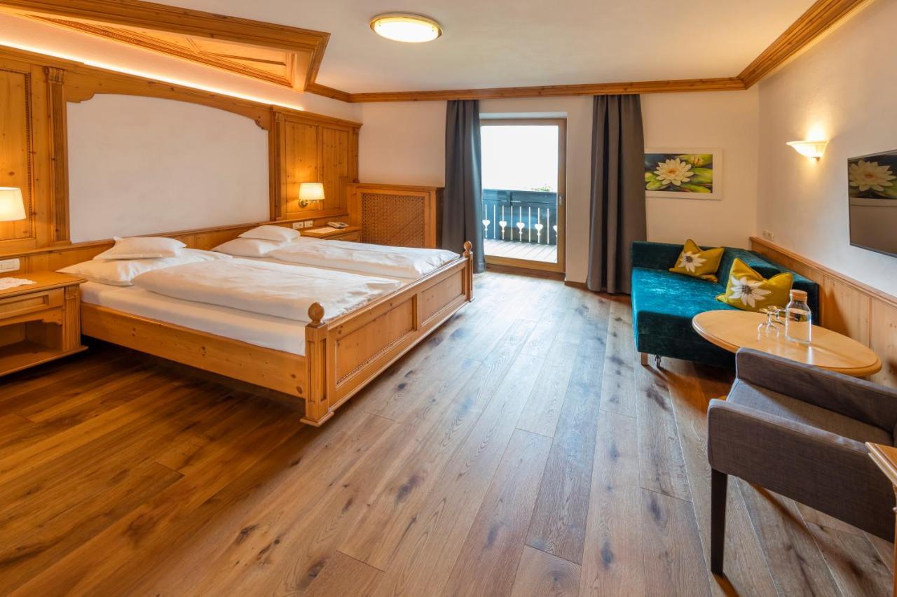 Hotel Schlosswirt Scena Esterno foto