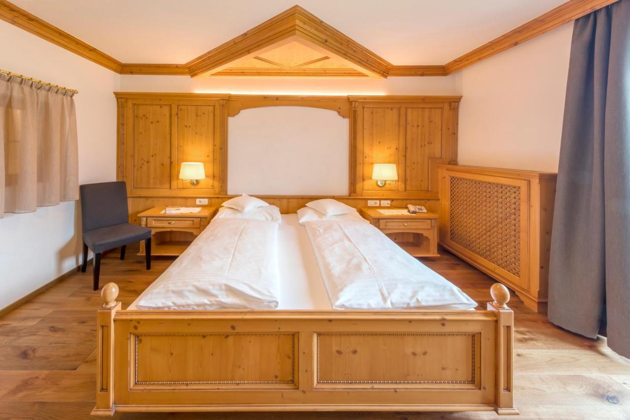 Hotel Schlosswirt Scena Esterno foto