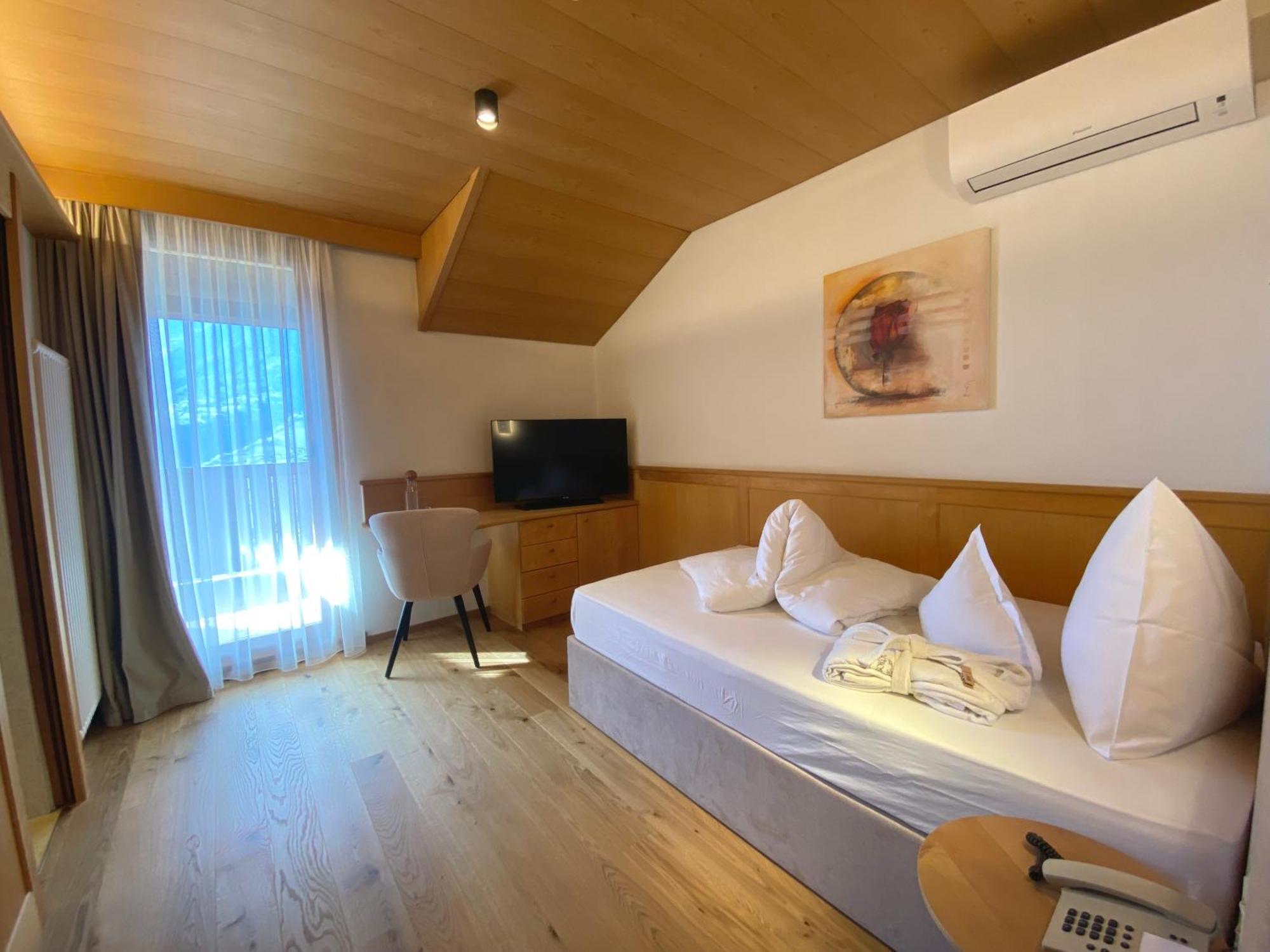 Hotel Schlosswirt Scena Esterno foto