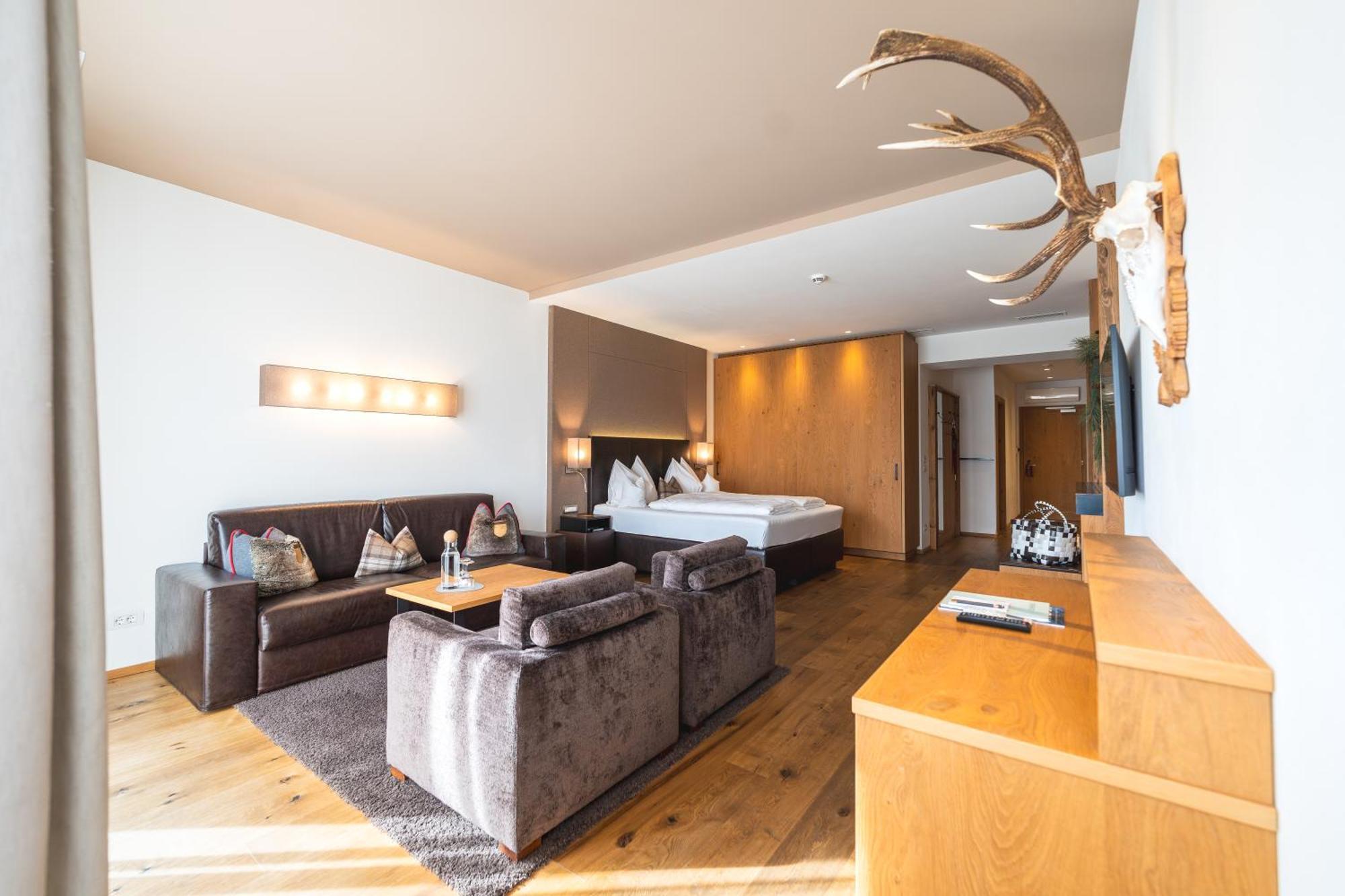 Hotel Schlosswirt Scena Esterno foto